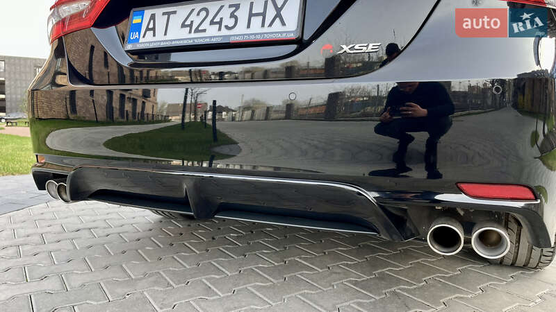 Седан Toyota Camry 2017 в Івано-Франківську