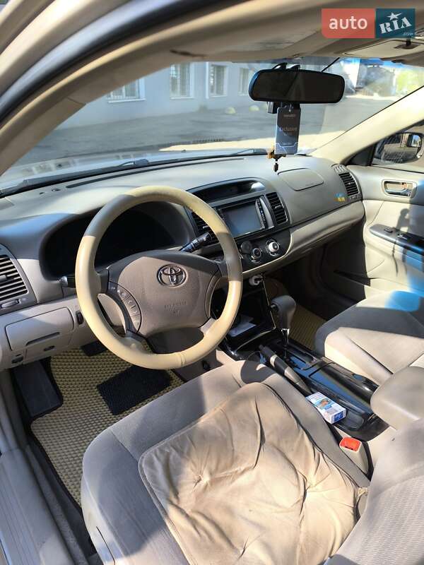 Седан Toyota Camry 2005 в Житомирі