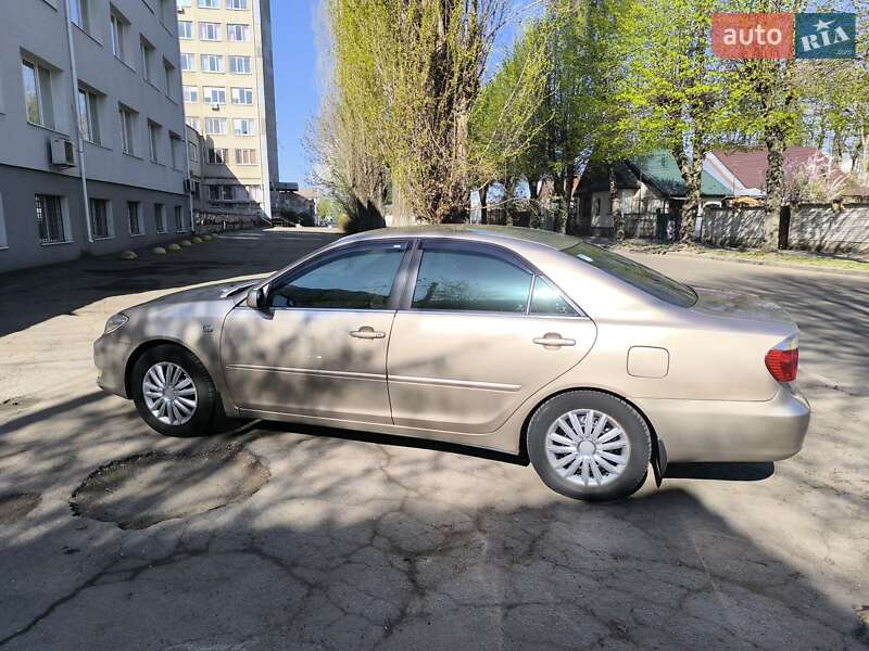Седан Toyota Camry 2005 в Житомирі