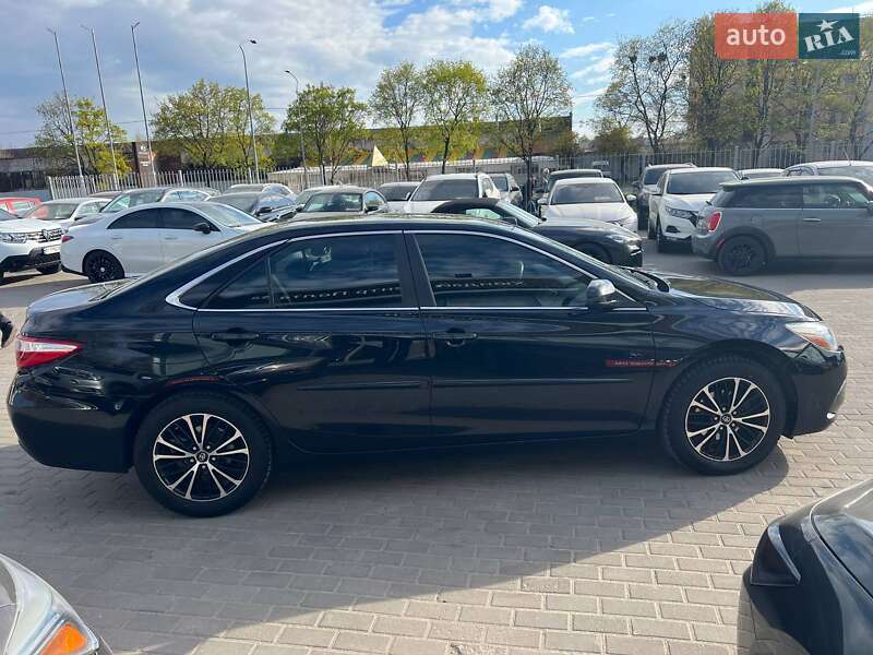 Седан Toyota Camry 2015 в Полтаві
