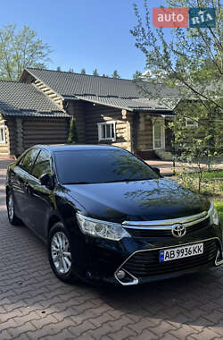 Седан Toyota Camry 2015 в Хмільнику