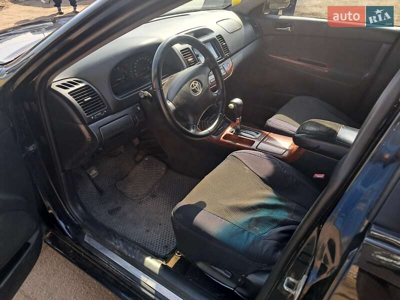 Седан Toyota Camry 2004 в Запоріжжі