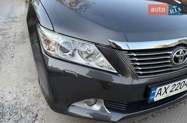 Седан Toyota Camry 2013 в 