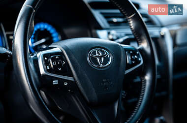 Седан Toyota Camry 2015 в 