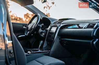 Седан Toyota Camry 2015 в 