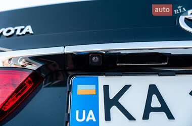 Седан Toyota Camry 2015 в 