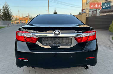 Седан Toyota Camry 2011 в 
