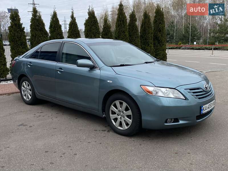 Седан Toyota Camry 2009 в Киеве
