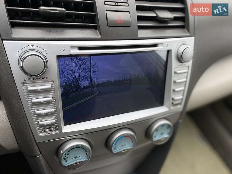 Седан Toyota Camry 2009 в Киеве