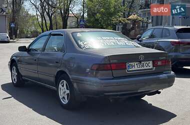 Седан Toyota Camry 1998 в 
