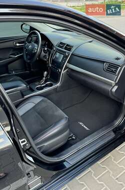 Седан Toyota Camry 2017 в 