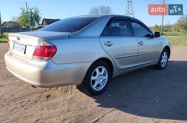 Седан Toyota Camry 2005 в 