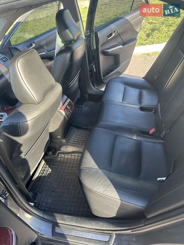 Седан Toyota Camry 2012 в Житомире