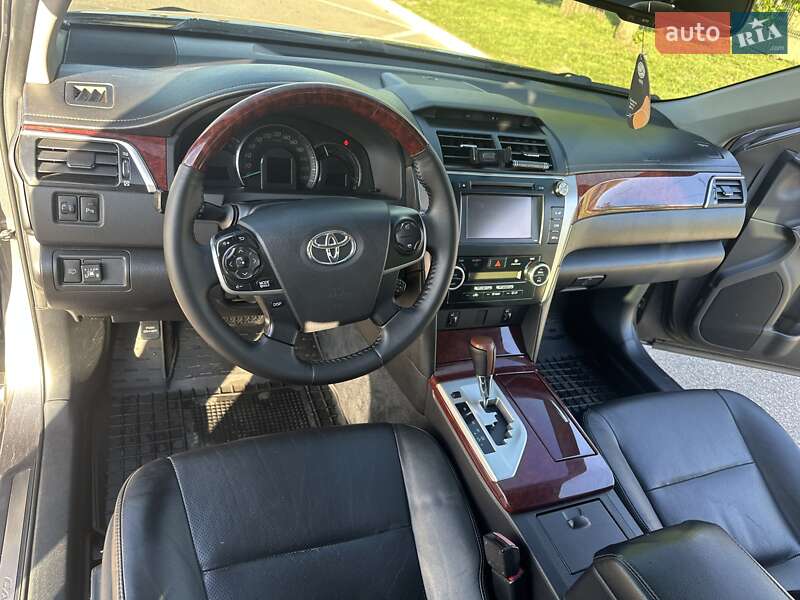 Седан Toyota Camry 2012 в Житомире