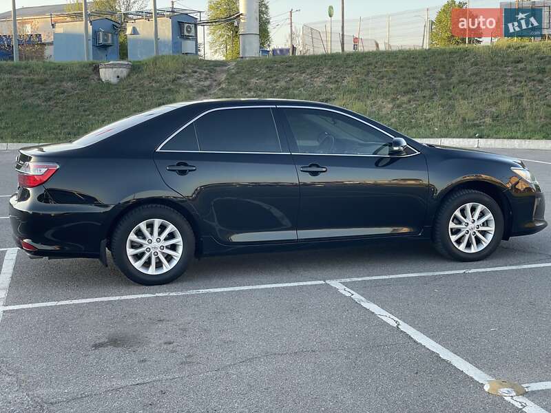 Седан Toyota Camry 2015 в Виннице