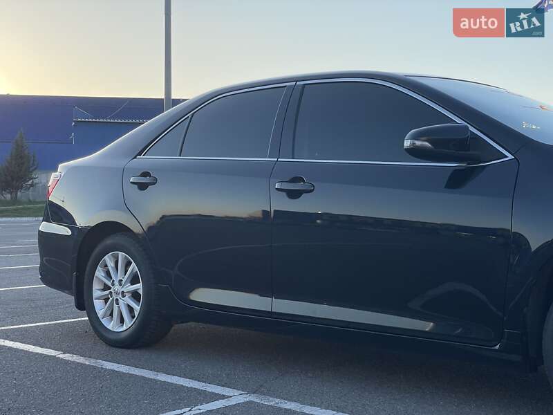 Седан Toyota Camry 2015 в Виннице