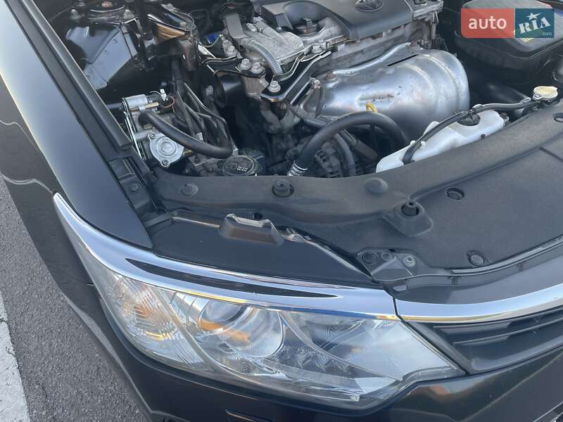Седан Toyota Camry 2015 в Виннице