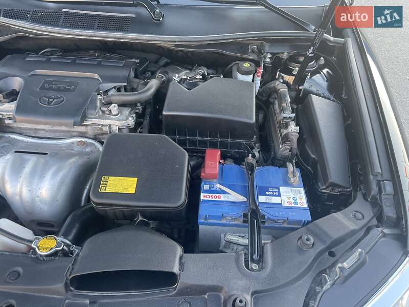 Седан Toyota Camry 2015 в Виннице