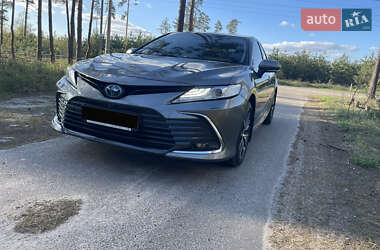 Седан Toyota Camry 2023 в Києві