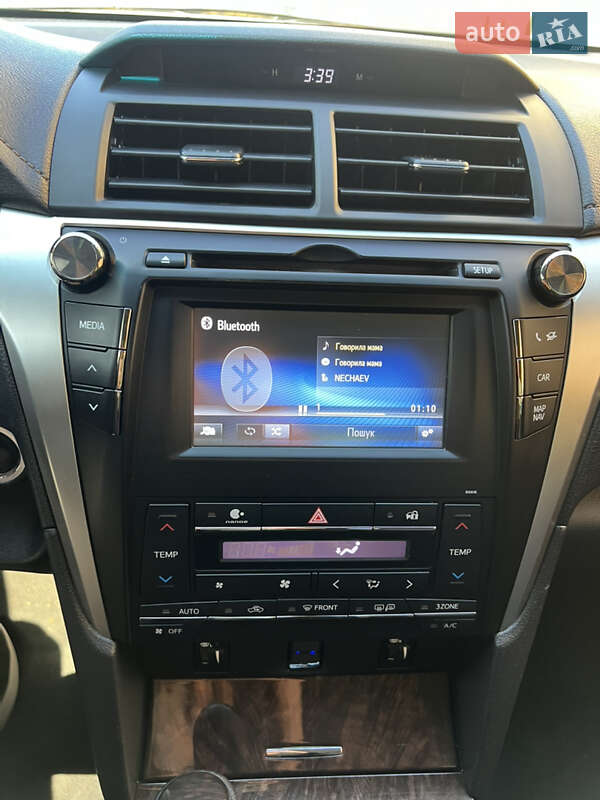 Седан Toyota Camry 2017 в Николаеве