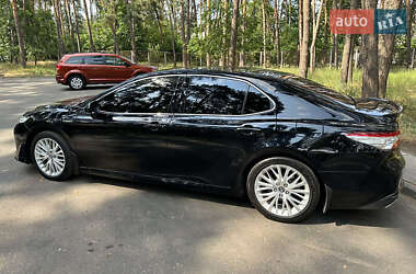 Седан Toyota Camry 2019 в 