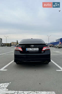 Седан Toyota Camry 2010 в 