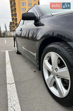 Седан Toyota Camry 2010 в 