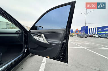 Седан Toyota Camry 2010 в 