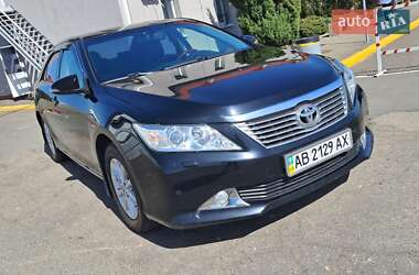 Седан Toyota Camry 2013 в Києві