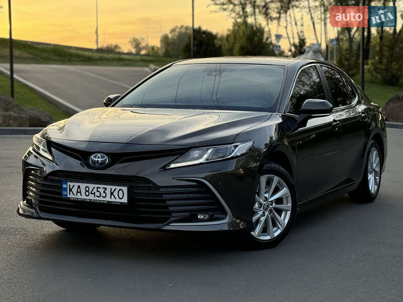 Седан Toyota Camry 2021 в Києві