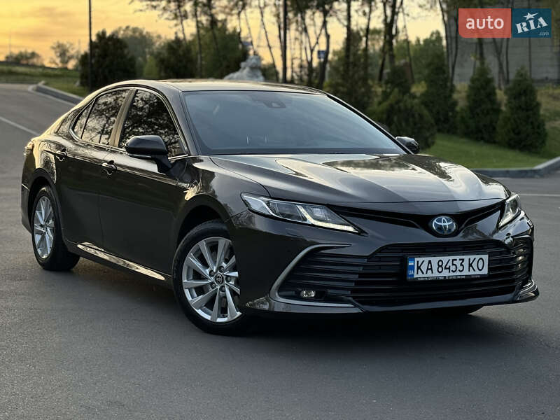 Седан Toyota Camry 2021 в Києві