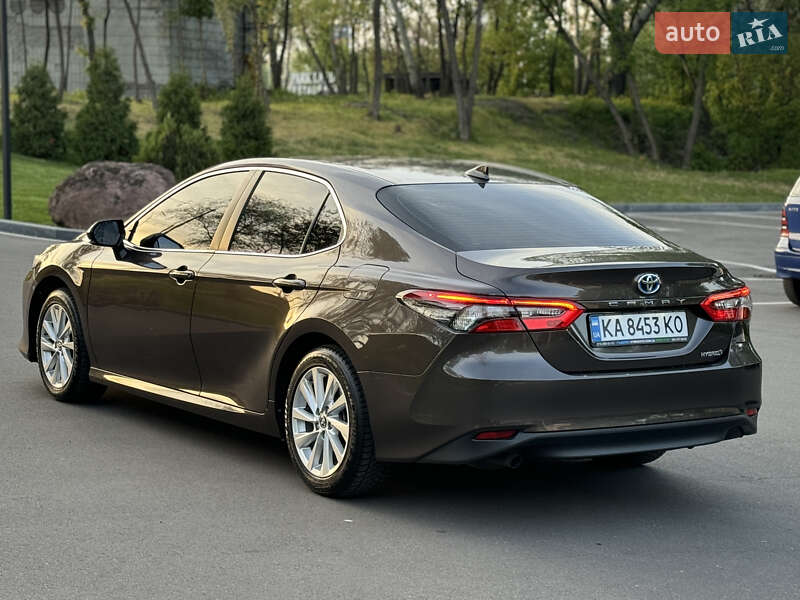 Седан Toyota Camry 2021 в Києві