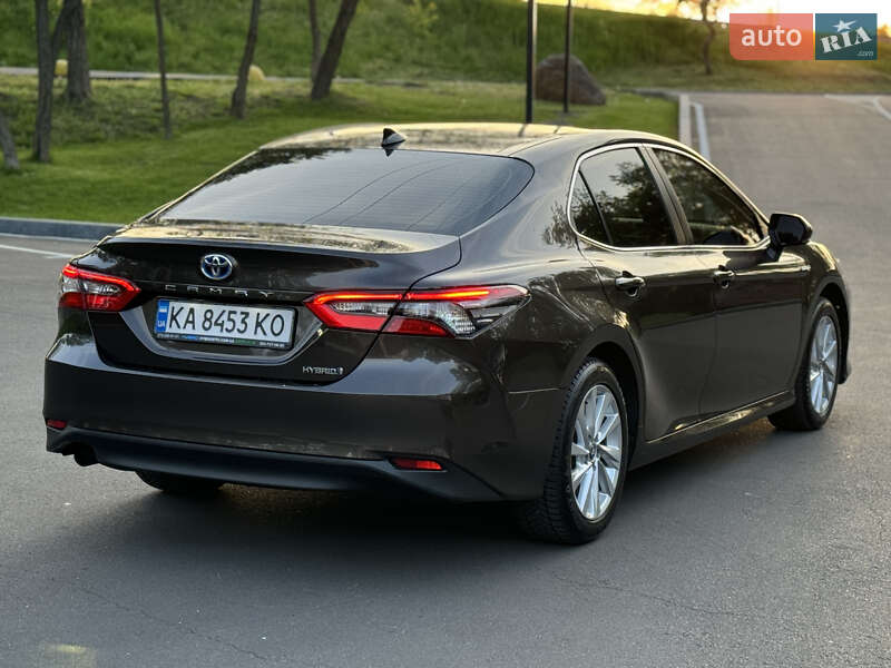 Седан Toyota Camry 2021 в Києві