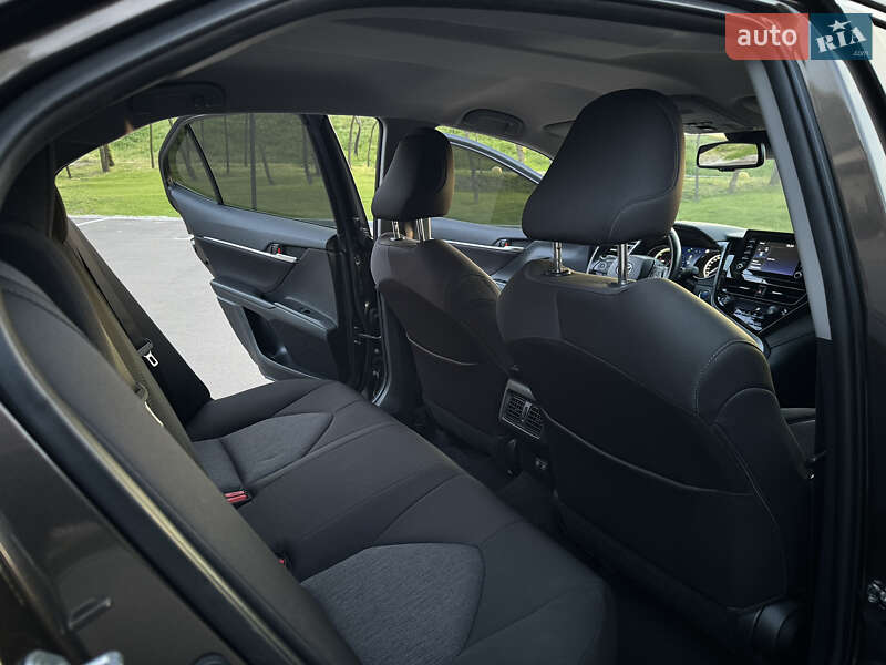 Седан Toyota Camry 2021 в Києві