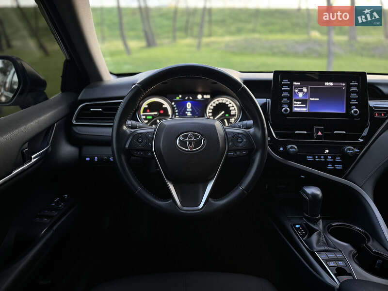 Седан Toyota Camry 2021 в Києві