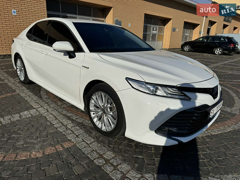 Toyota Camry 2019