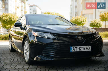 Седан Toyota Camry 2018 в Ивано-Франковске