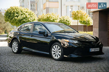 Седан Toyota Camry 2018 в Ивано-Франковске