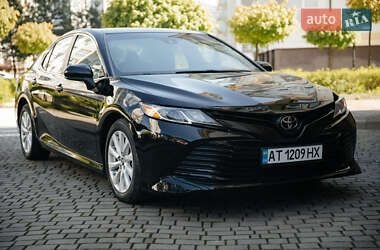 Седан Toyota Camry 2018 в Ивано-Франковске