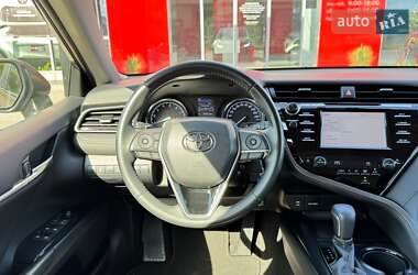 Седан Toyota Camry 2019 в 