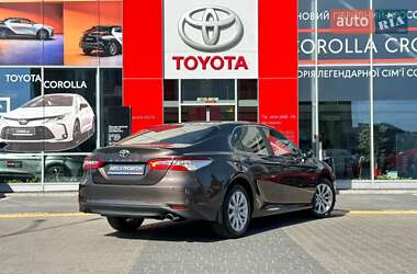 Седан Toyota Camry 2019 в 