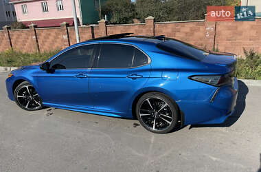 Седан Toyota Camry 2018 в Рівному