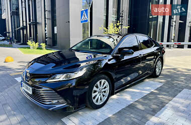 Седан Toyota Camry 2019 в Києві