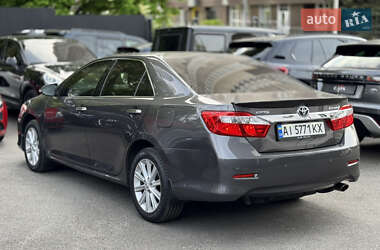 Седан Toyota Camry 2011 в 