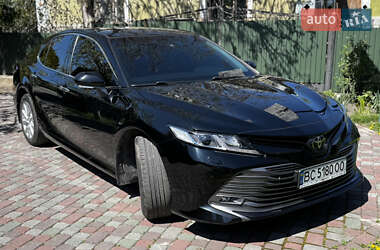Седан Toyota Camry 2019 в 