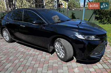 Седан Toyota Camry 2019 в 