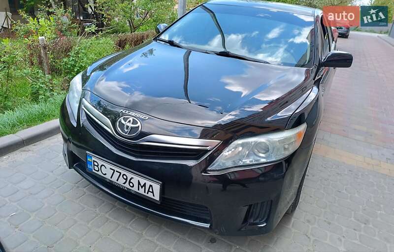 Седан Toyota Camry 2010 в Львові