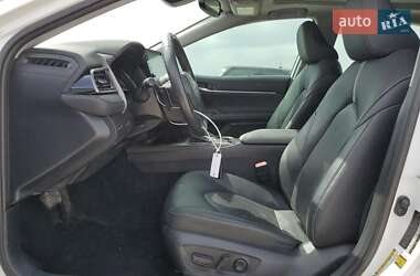 Седан Toyota Camry 2021 в 