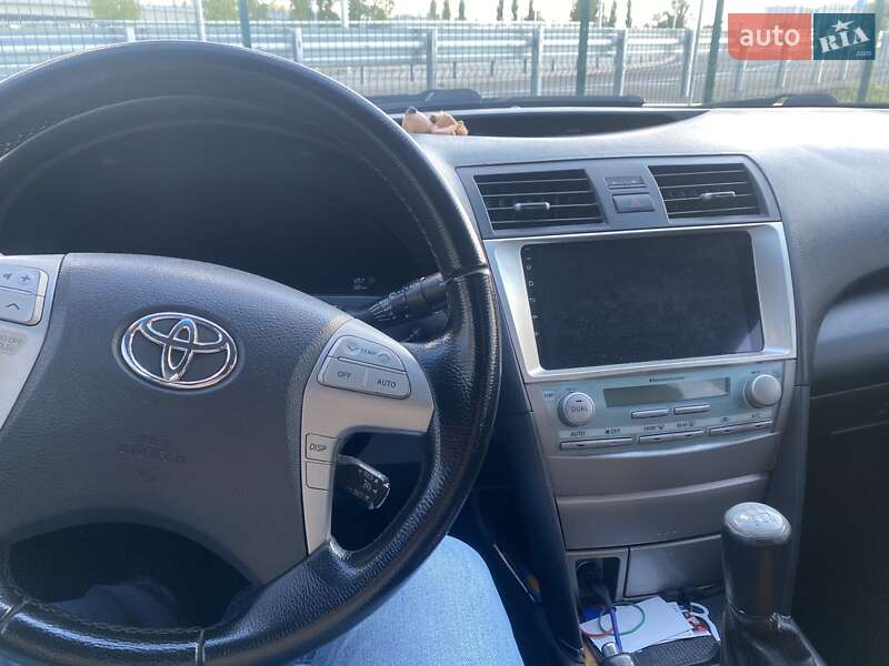 Седан Toyota Camry 2007 в Києві