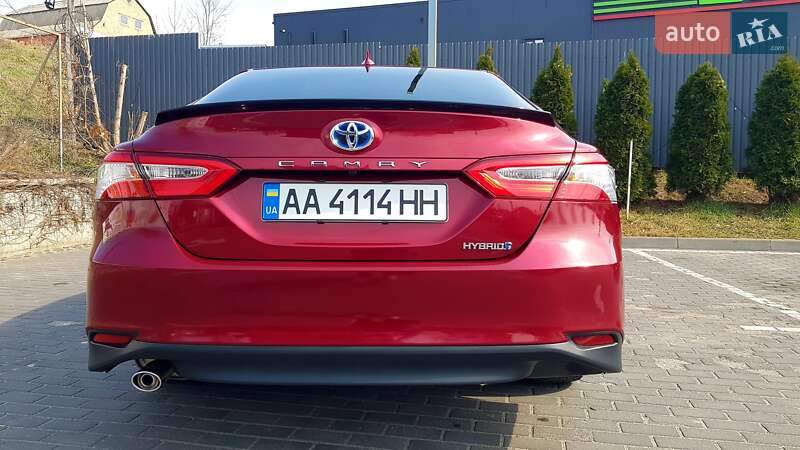 Седан Toyota Camry 2020 в Киеве